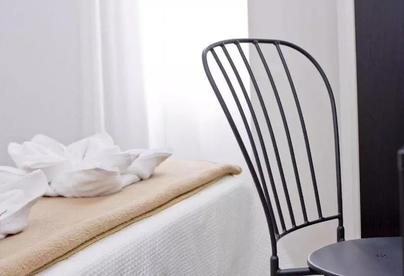 Отель Barcelona City