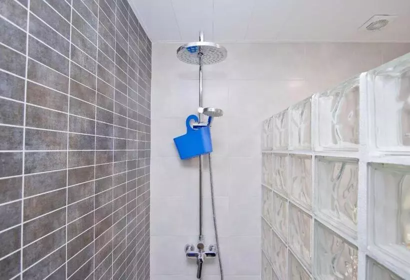 Отель Barcelona City