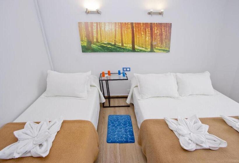 Отель Barcelona City