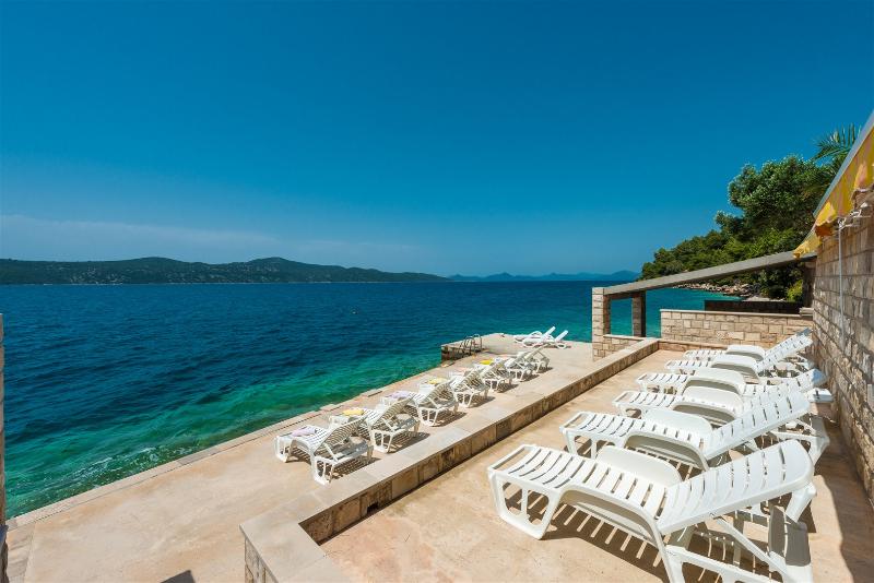 هتل Beach Villa Ratac