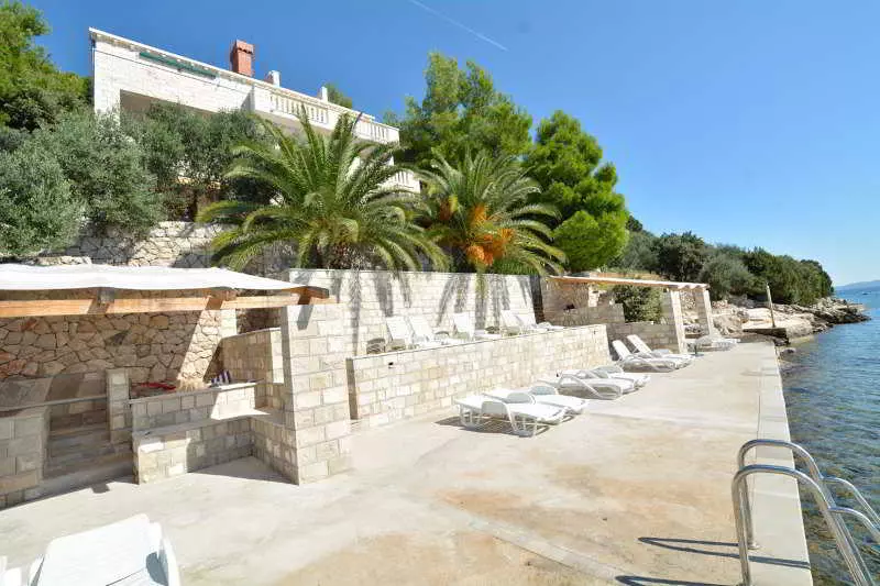 בית מלון כפרי Beach Villa Ratac