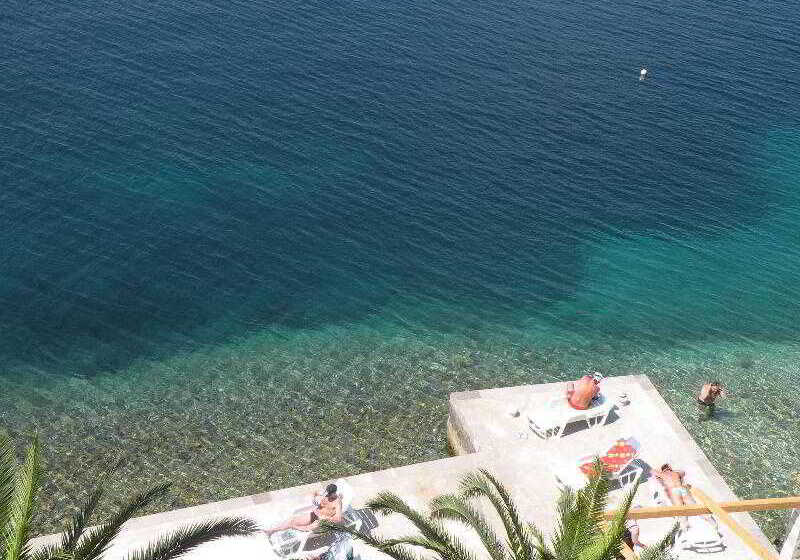 هتل Beach Villa Ratac