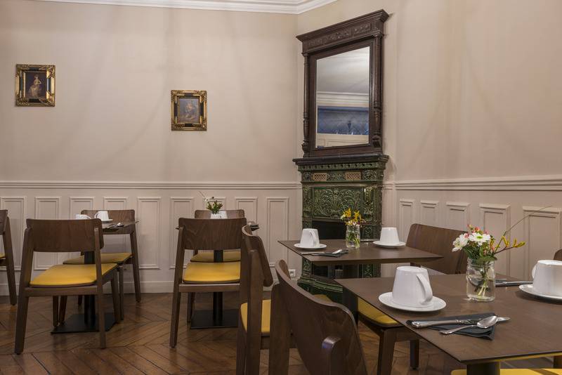 ホテル De La Porte Doree