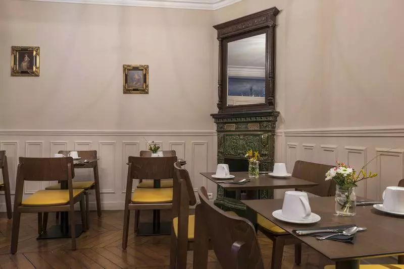 ホテル De La Porte Doree