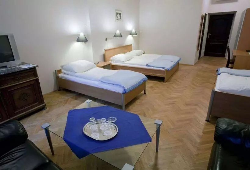 هتل Floryan Old Town