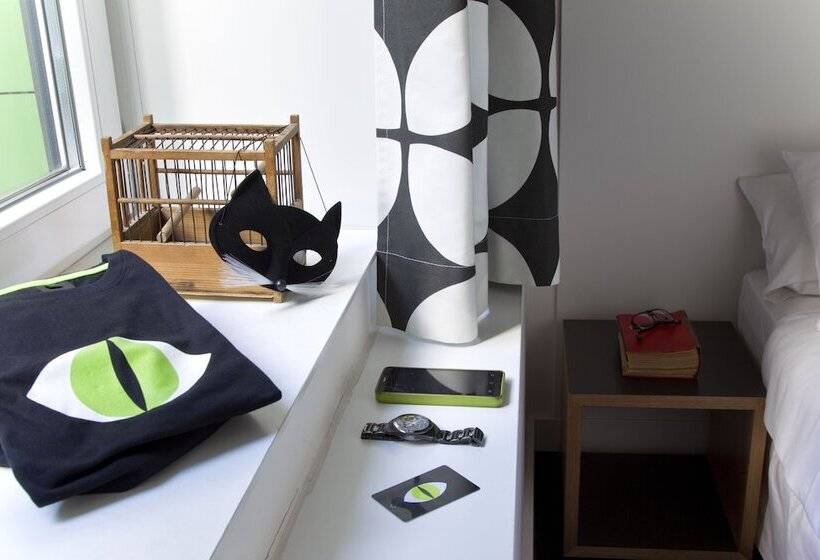 Hotel Gat Point Charlie