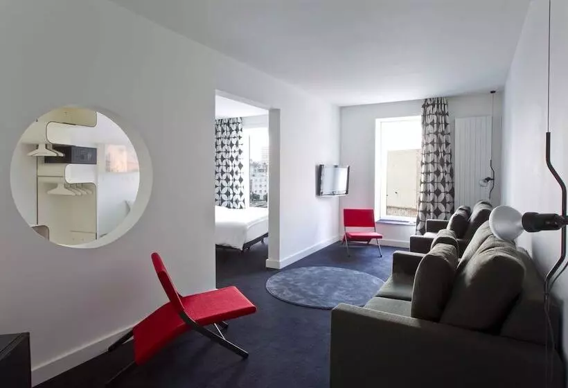 هتل Gat Point Charlie