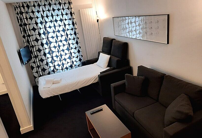 Hotel Gat Point Charlie