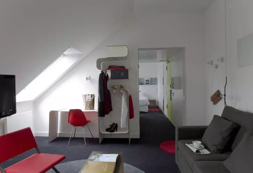 هتل Gat Point Charlie