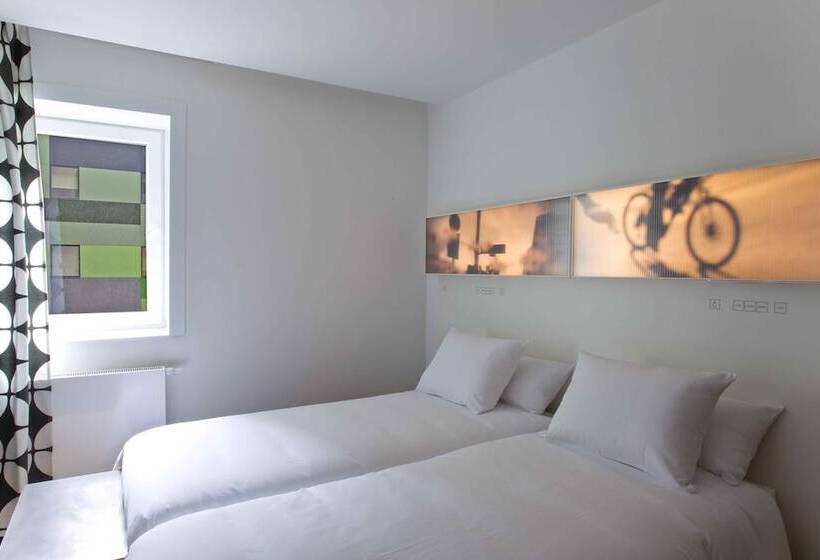 Hotel Gat Point Charlie