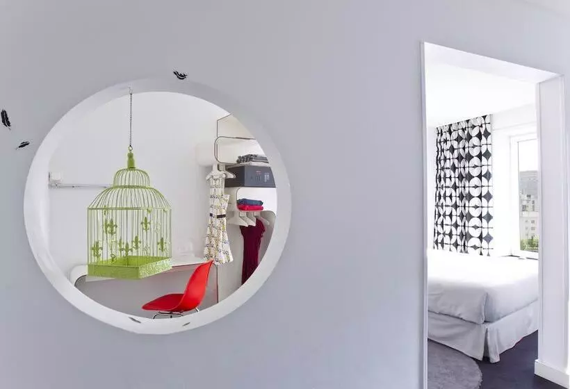 هتل Gat Point Charlie