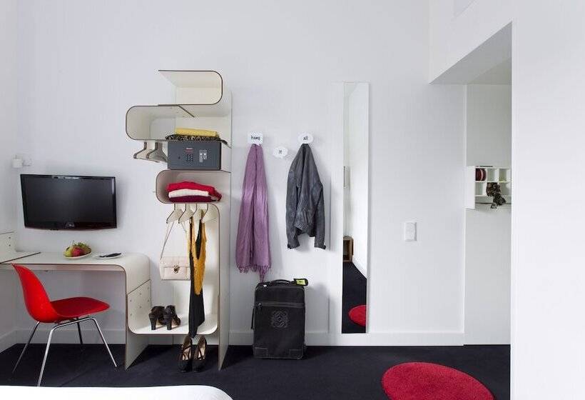 Hotel Gat Point Charlie