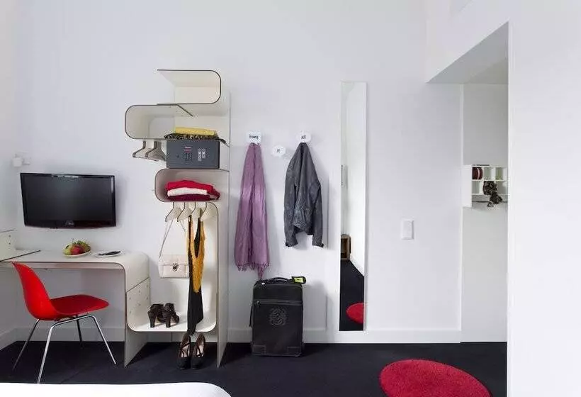 هتل Gat Point Charlie