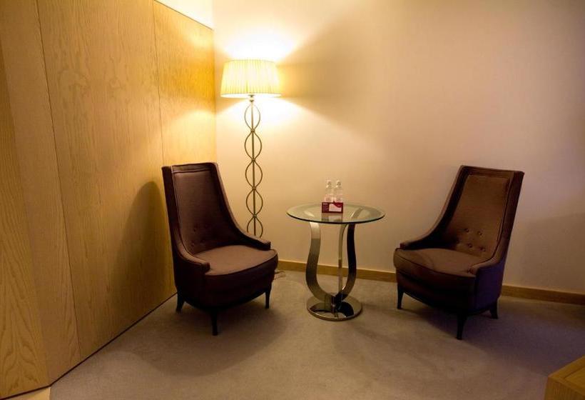 בית מלון כפרי Heythrop Park Resort