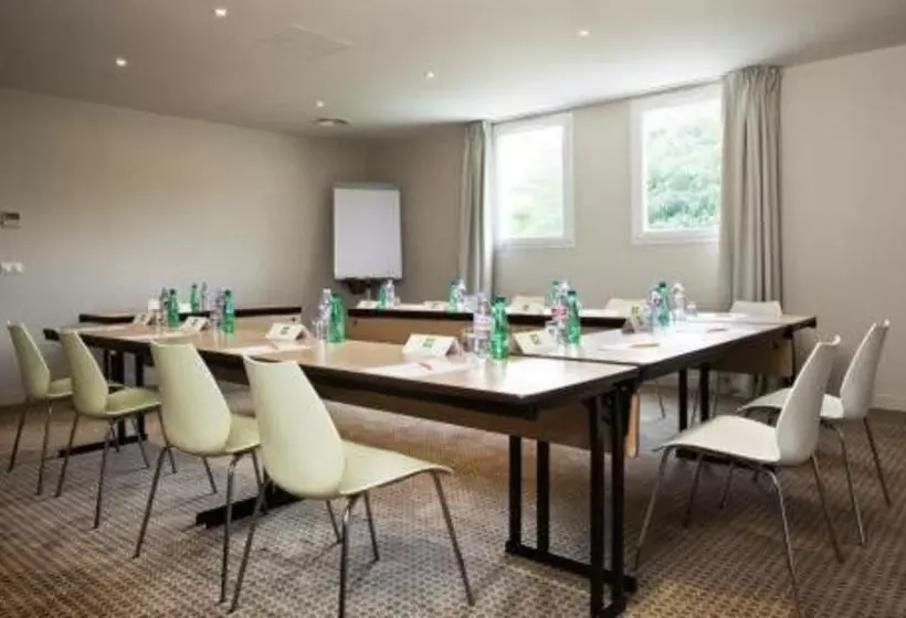 בית מלון כפרי Ibis Styles Compiegne