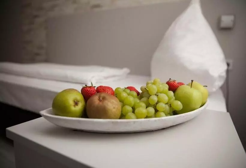 هتل Kiez Pension Berlin