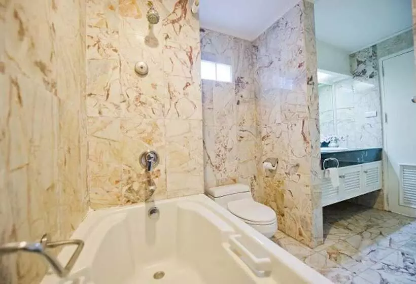 Hotelli Kingston Suites  Bangkok