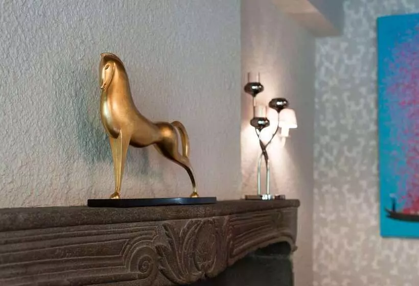 ホテル Clos St Eloi, The Originals Relais