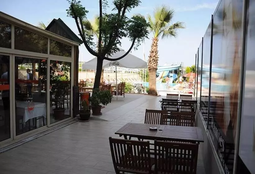 בית מלון כפרי Lims Bona Dea Beach