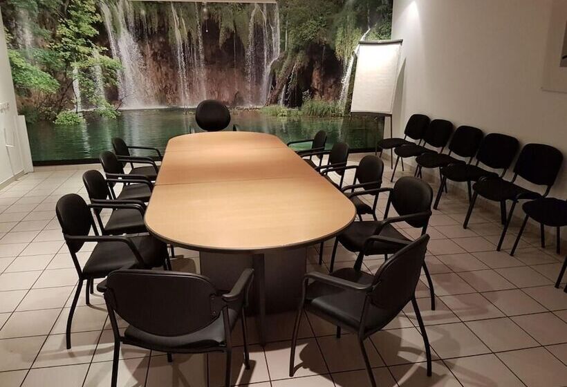 Hotel Logis Hôtel La Fauceille