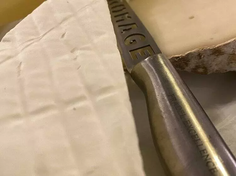 هتل Logis Hôtel Médiéval, Montélimar Nord