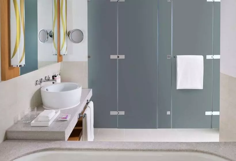 Mövenpick Hotel Jumeirah Beach