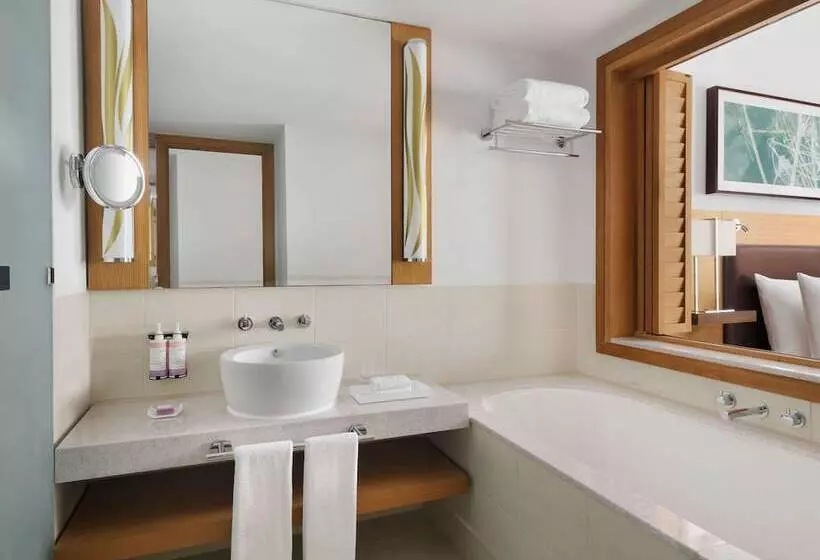 Mövenpick Hotel Jumeirah Beach