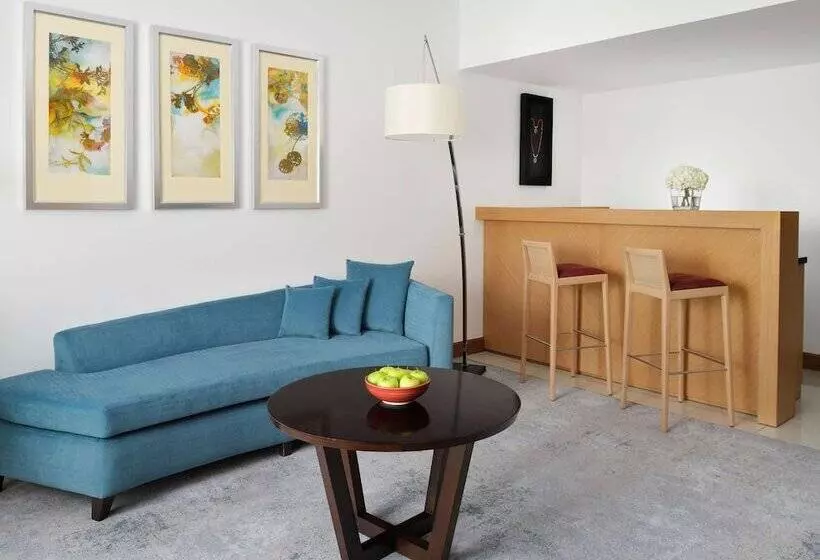 Mövenpick Hotel Jumeirah Beach