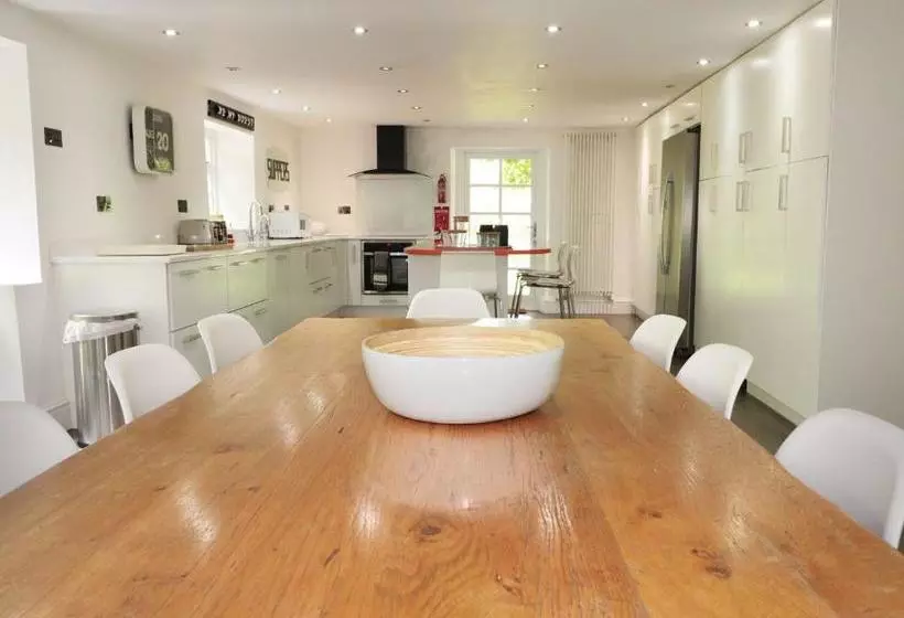 Pentre Court, Abergavenny