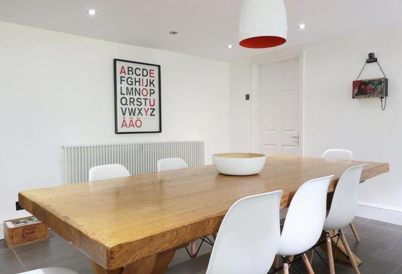 Pentre Court, Abergavenny