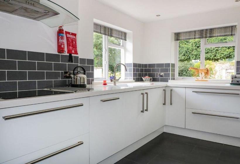 Pentre Court, Abergavenny