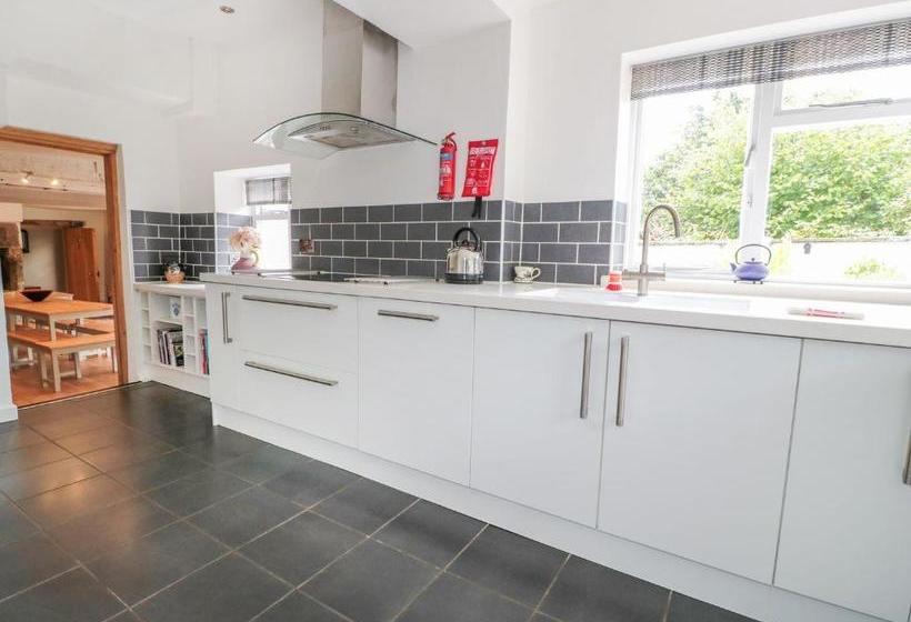 Pentre Court, Abergavenny