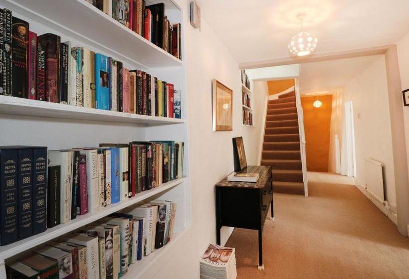 Pentre Court, Abergavenny