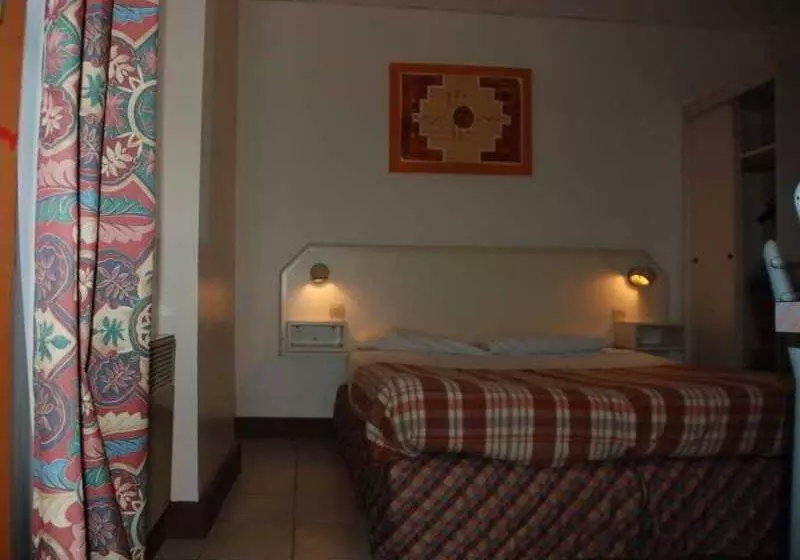 فندق Residence De La Tour Paris Malakoff