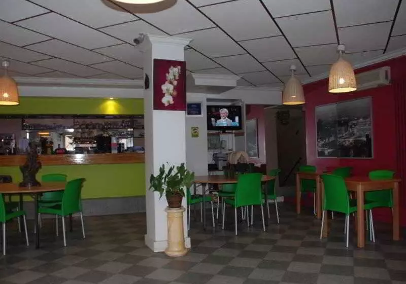 فندق Residence De La Tour Paris Malakoff