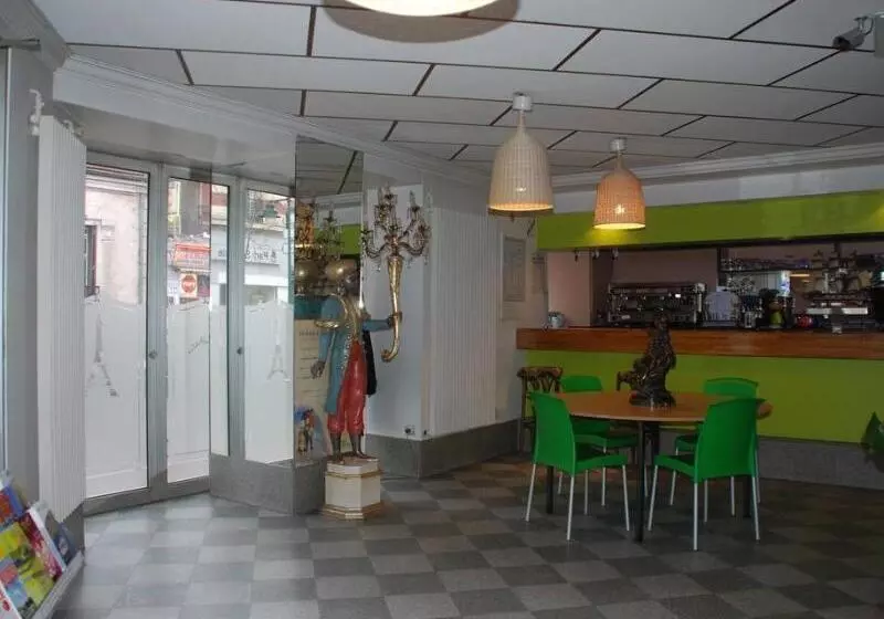 فندق Residence De La Tour Paris Malakoff