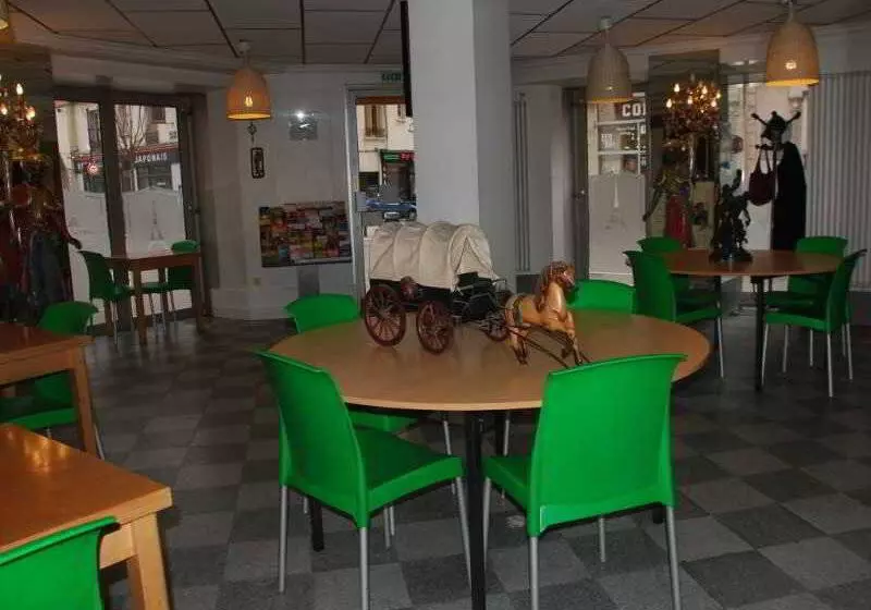 فندق Residence De La Tour Paris Malakoff