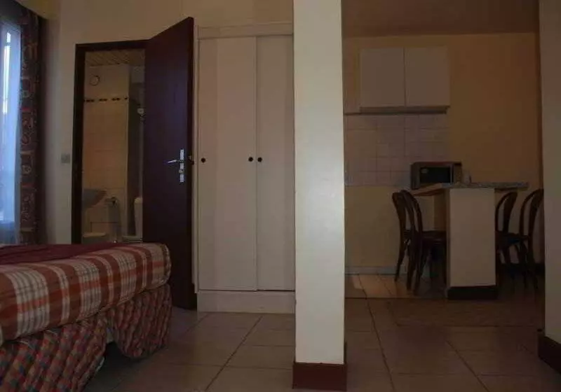 فندق Residence De La Tour Paris Malakoff