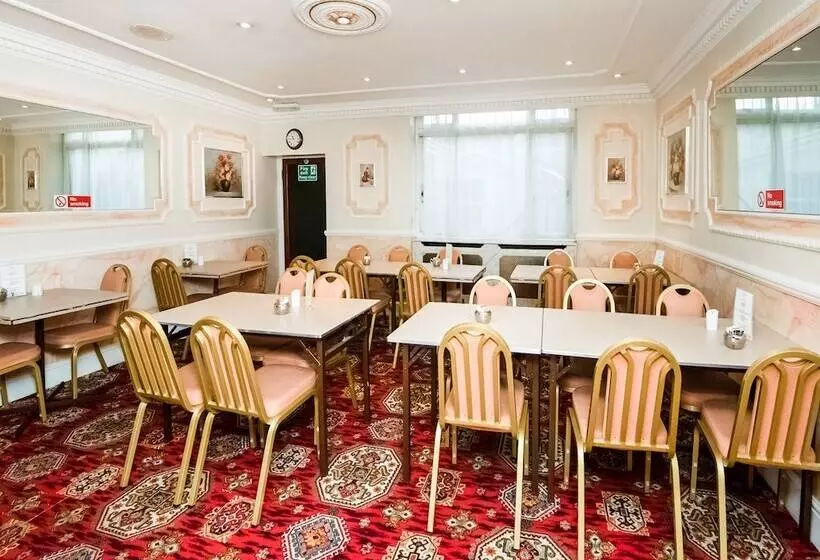 فندق St George S