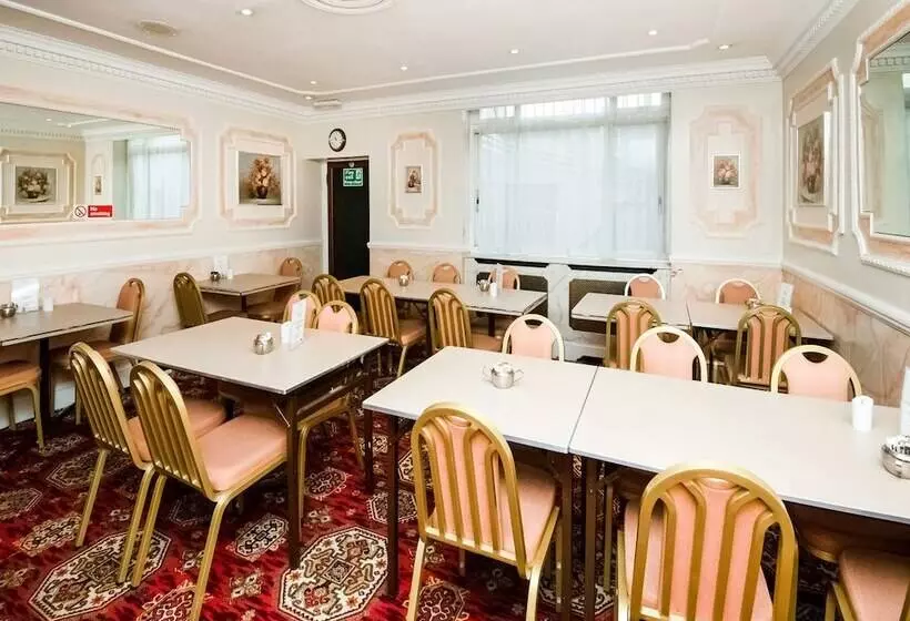 فندق St George S