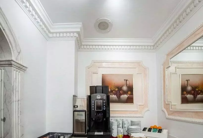 فندق St George S