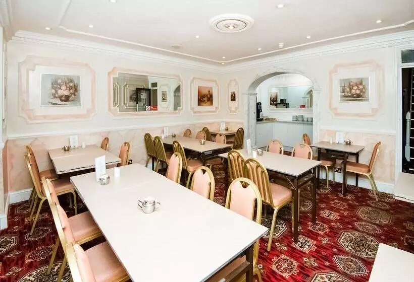 فندق St George S