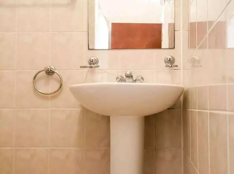 فندق St George S