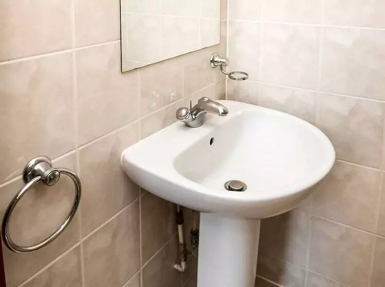 فندق St George S