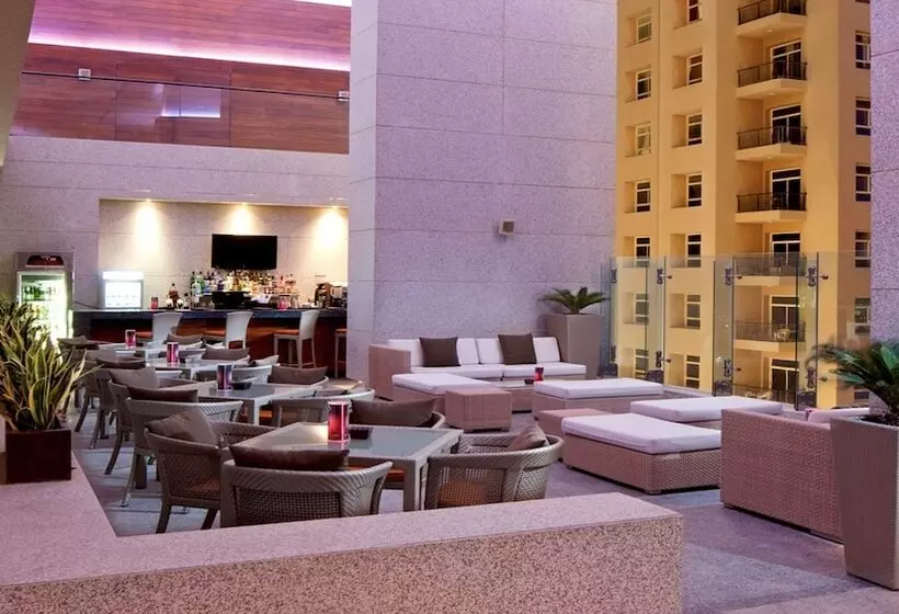 Отель Voco Bonnington Dubai, An Ihg