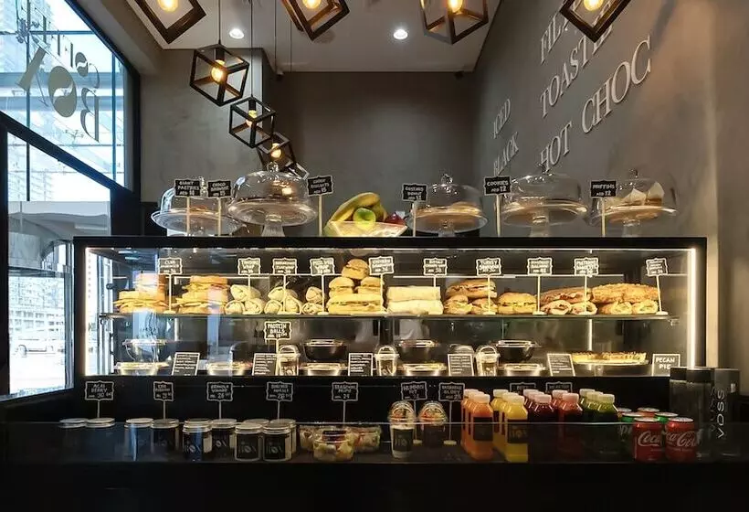 Отель Voco Bonnington Dubai, An Ihg