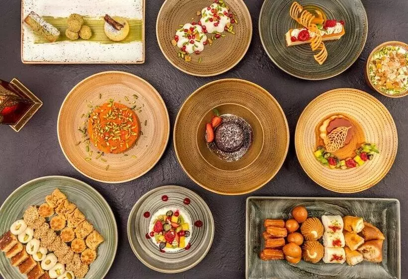 Отель Voco Bonnington Dubai, An Ihg