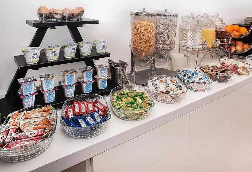 호텔 Nox Kensington Gardens