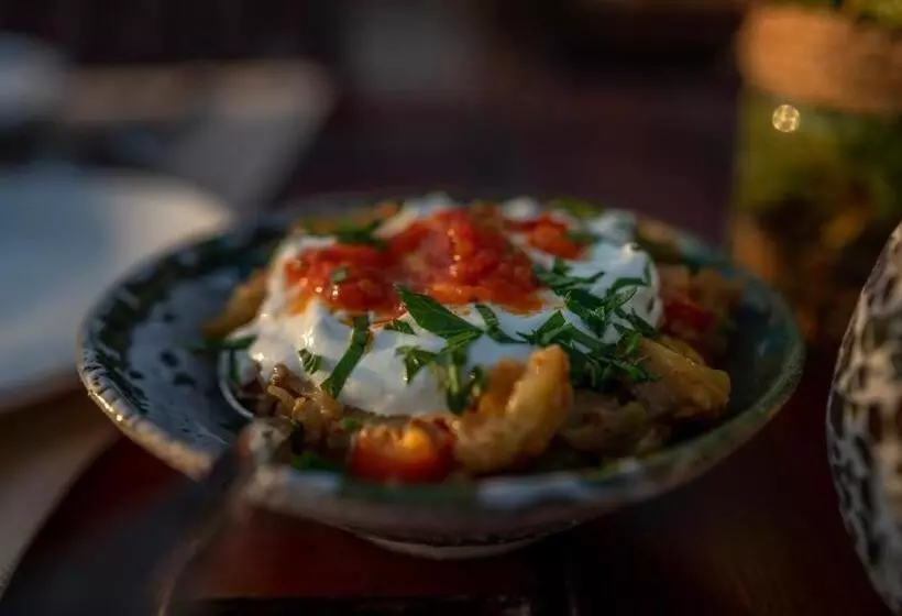 4reasons Hotel + Bistro | 12+