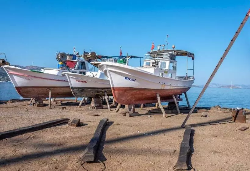 4reasons Hotel + Bistro | 12+